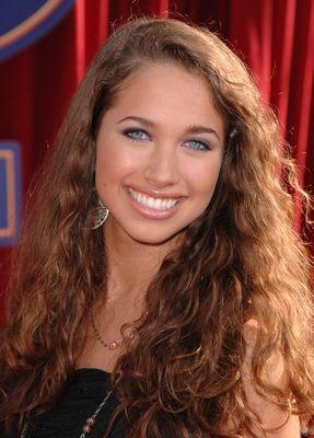 Maiara Walsh - maiara-walsh