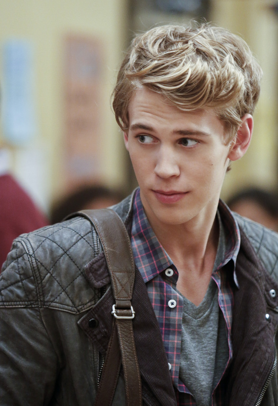 Austin Butler As Sebastian Kydd Tv Fanatic